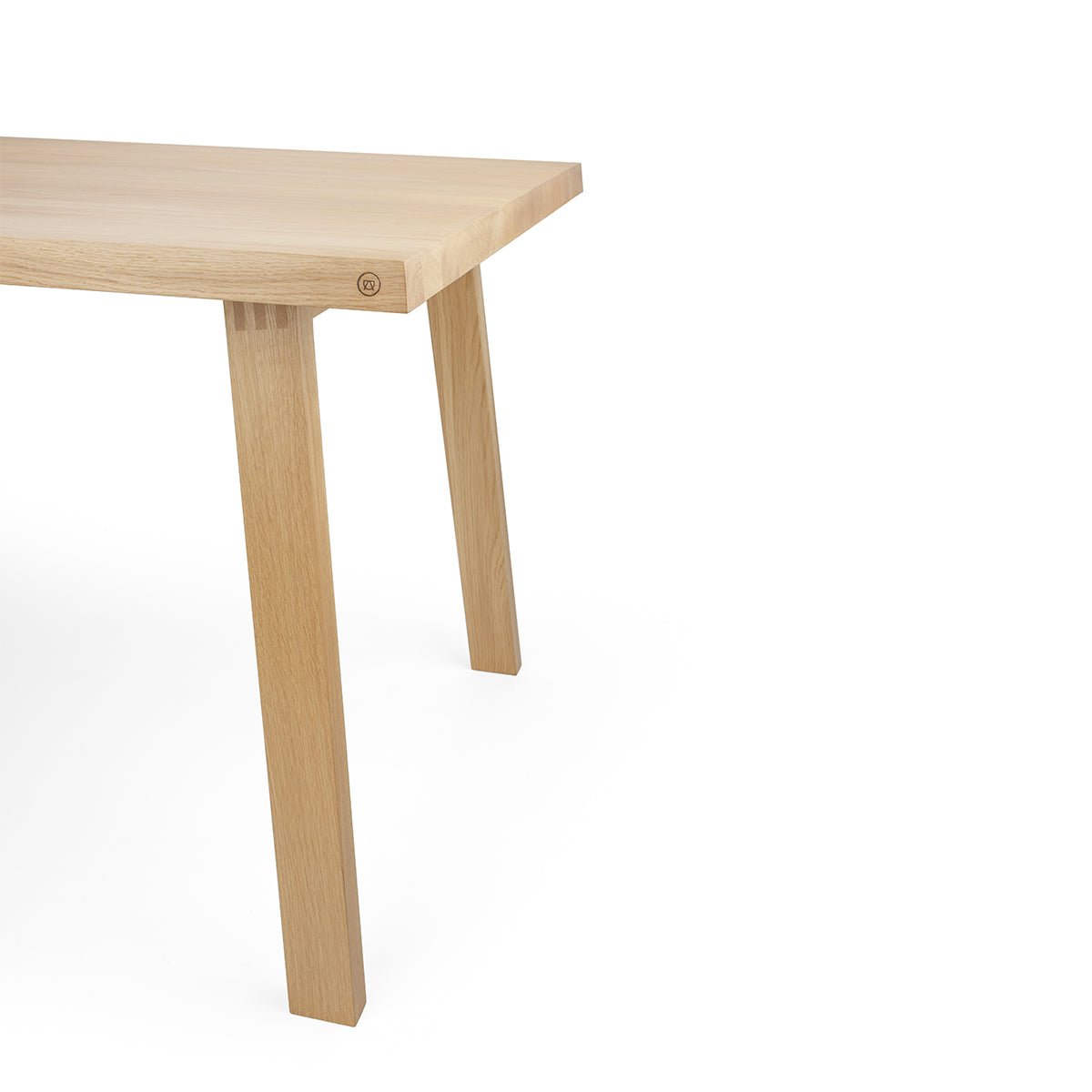 FRITZ Tisch in Leinenöl-Finish – Perfektion Doll Anton Handwerkliche Holzmanufaktur –